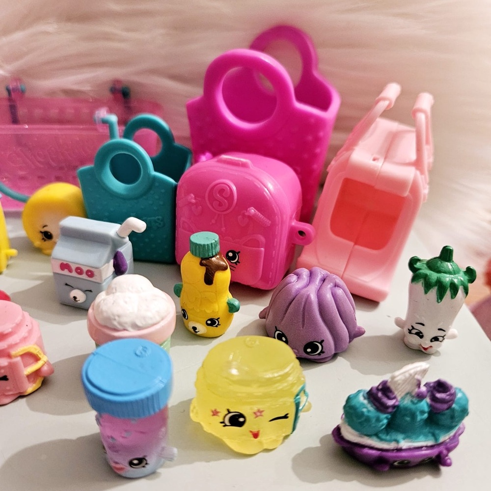 Shopkins Lot - Picture 5 of 7